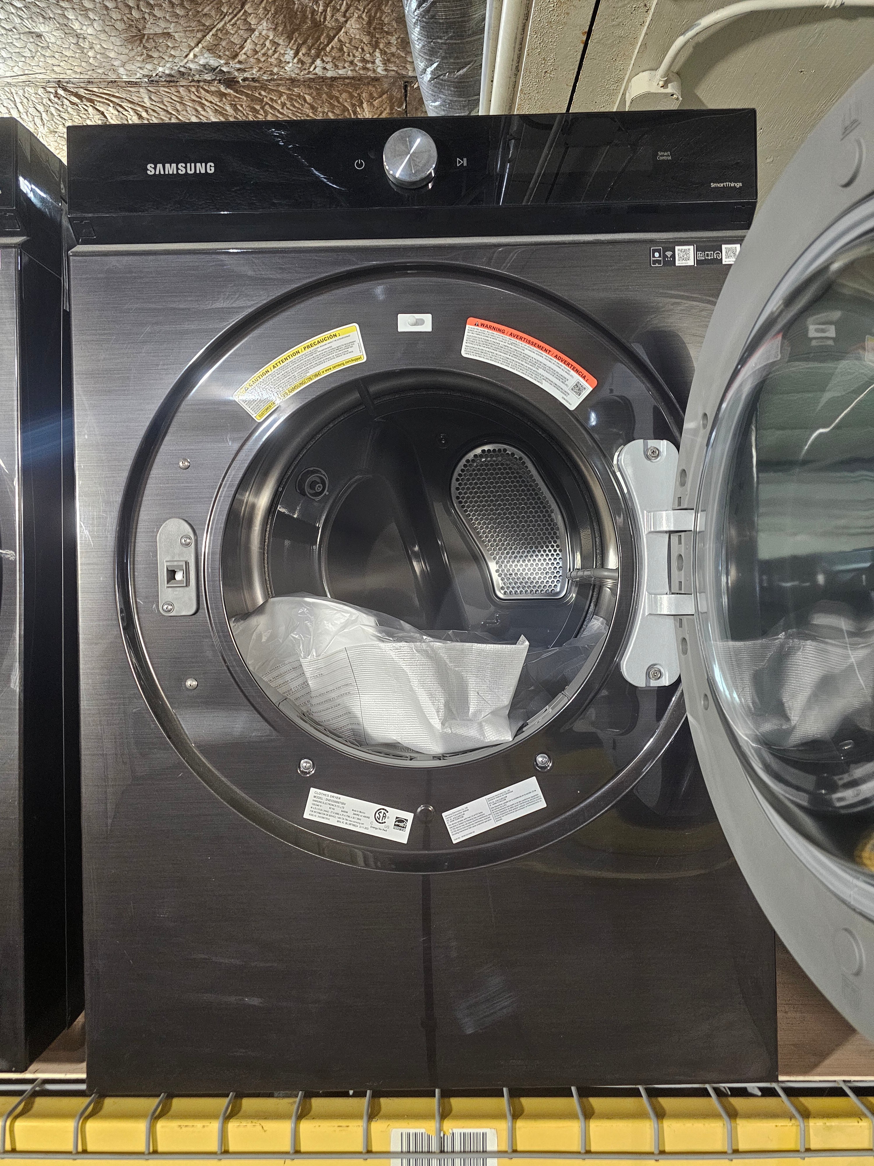 Samsung Bespoke 7.6 cu. ft. Ultra-Capacity Vented Smart Electric Dryer in Brushed Black with Super Speed Dry and AI Smart Dial